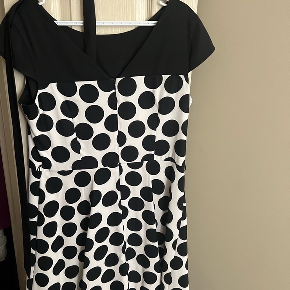 Mini dress - Picture 2 of 3